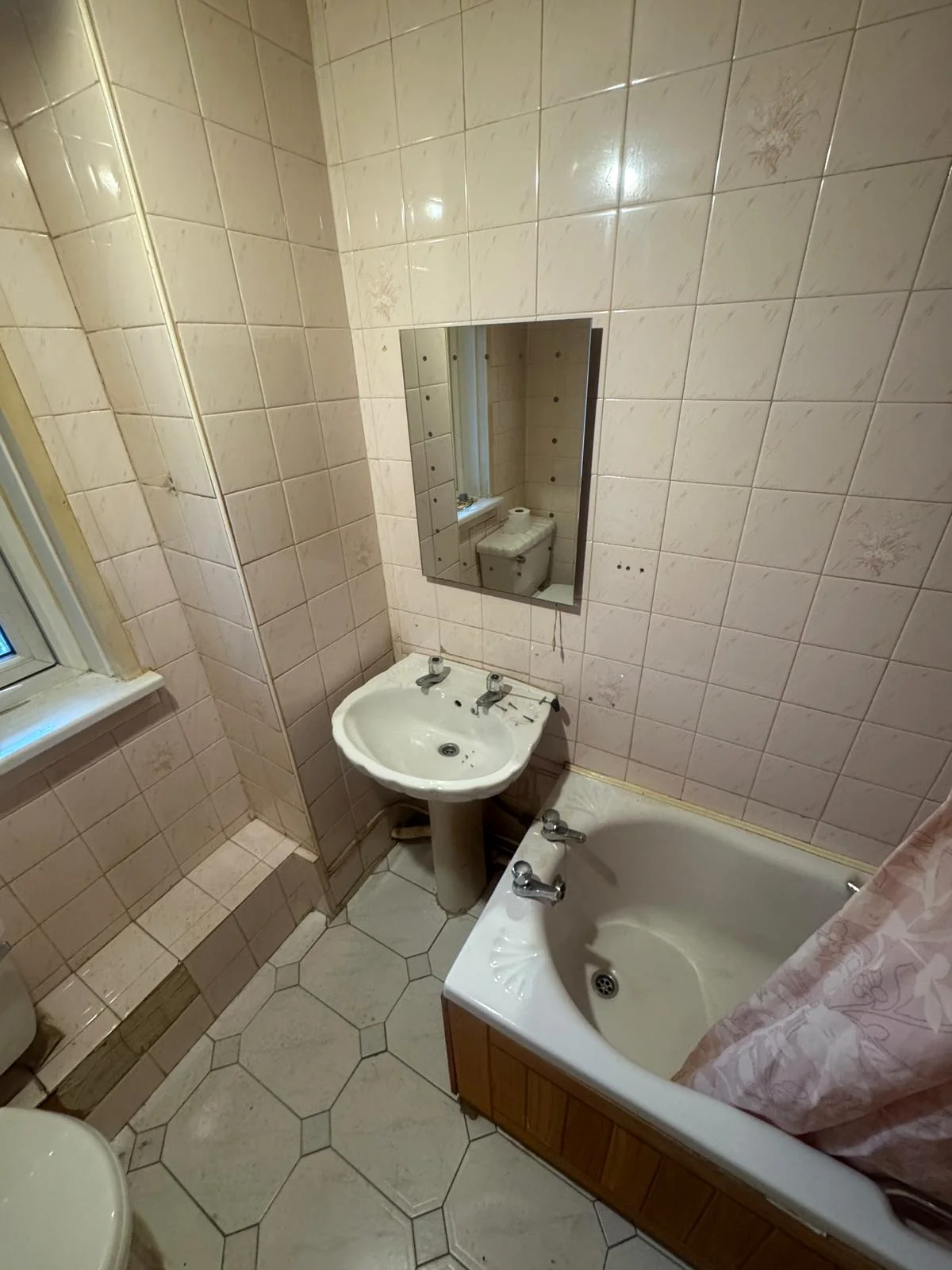 Bathroom in Paisley before renovation